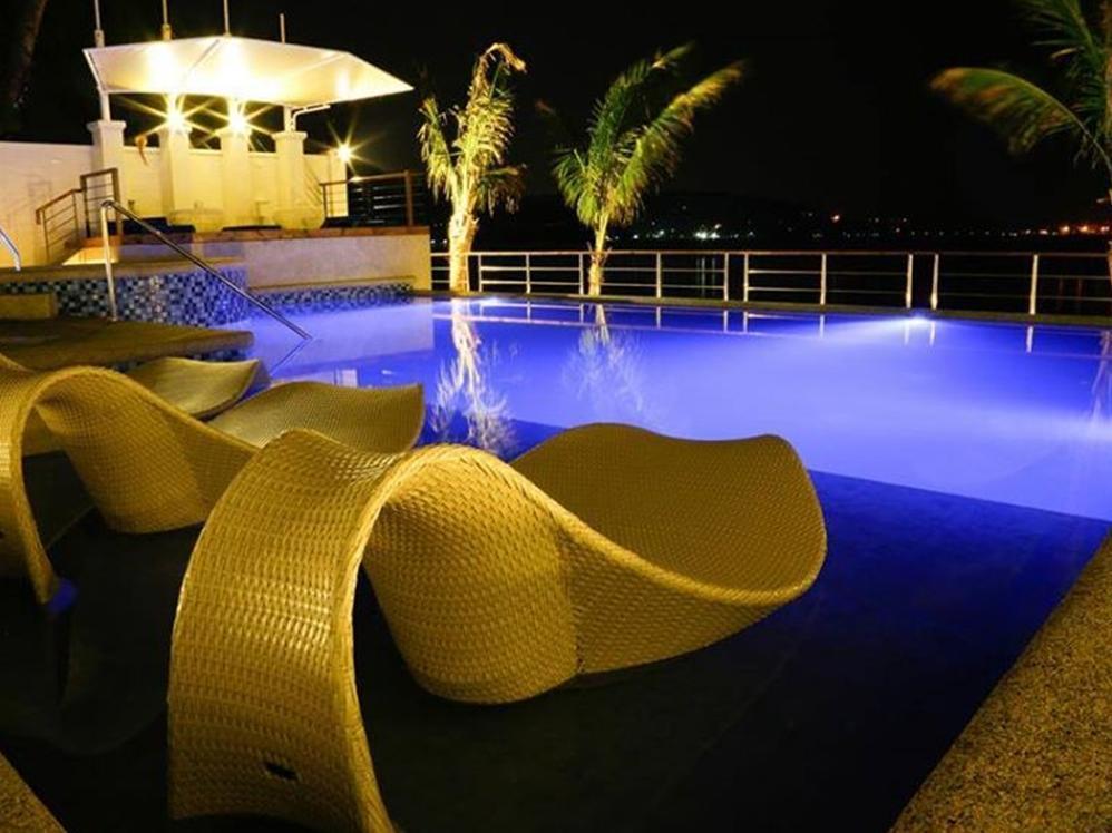 Icove Beach Hotel Olongapo Exterior photo